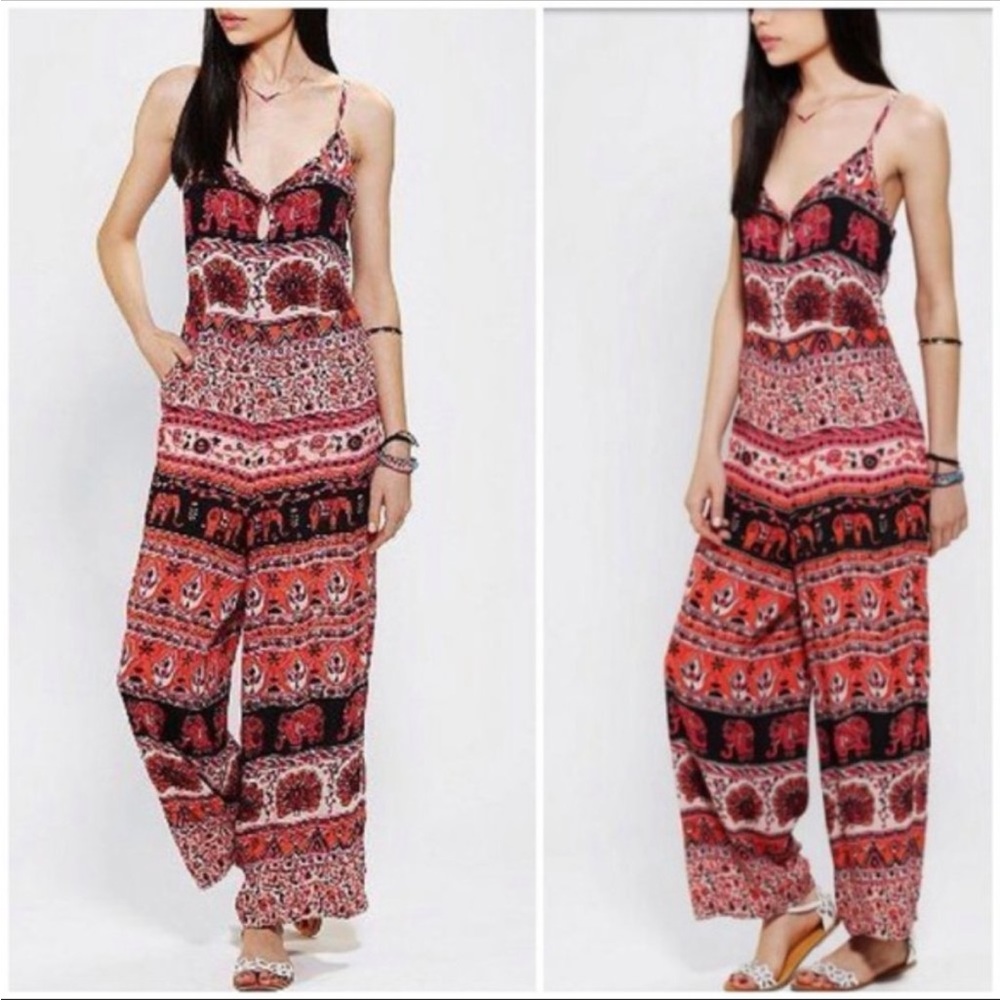 ✨3/$10✨ UO boho orange red black print jumpsuit with POCKETS